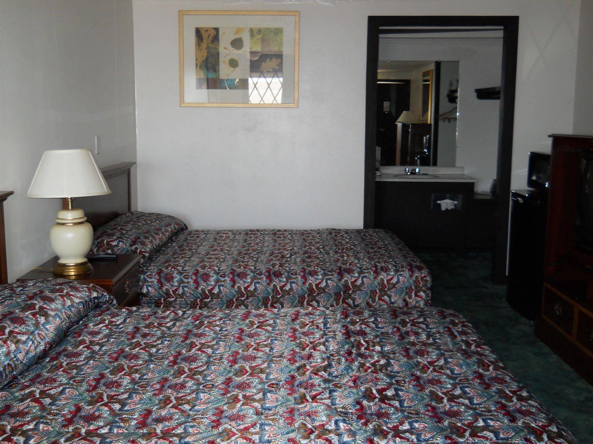 Value - Milwaukee Airport South 3*